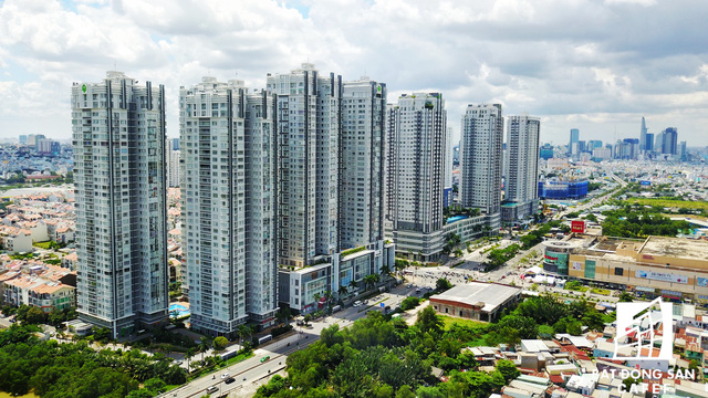 Khách hàng hay chủ đầu tư phải đóng phí bảo lãnh ngân hàng?
