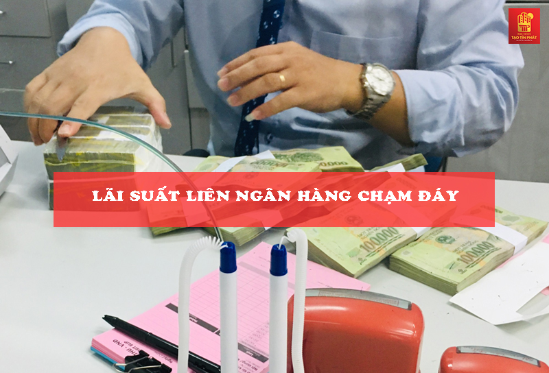 Lãi suất liên ngân hàng chạm đáy