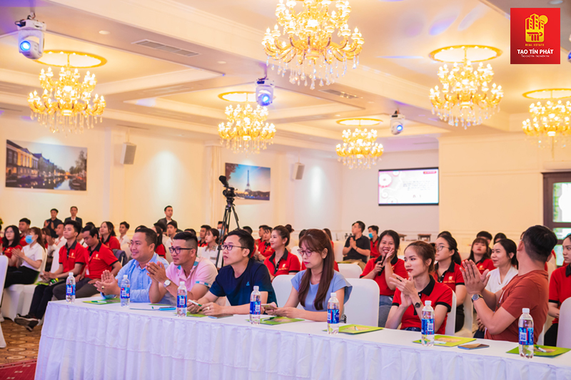 Sự góp mặt của hơn 200 nhân viên kinh doanh từ 2 chi nhánh Hồ Chí Minh và Bình Dương
